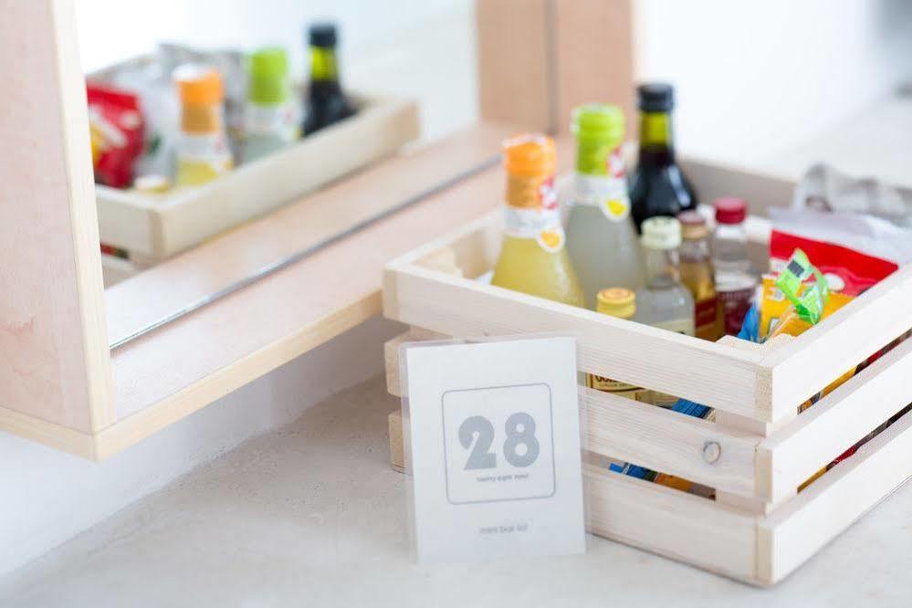 Hotel 28 Kamári Dış mekan fotoğraf